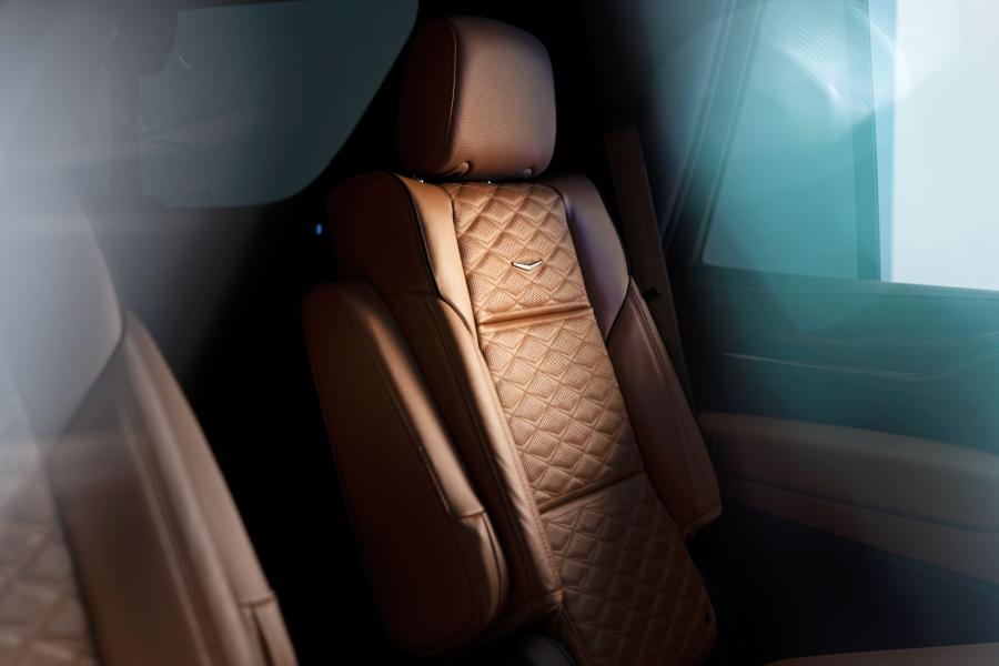 Интерьер Cadillac Escalade Luxury 2020 года  (NA) (фото 5 из 11)